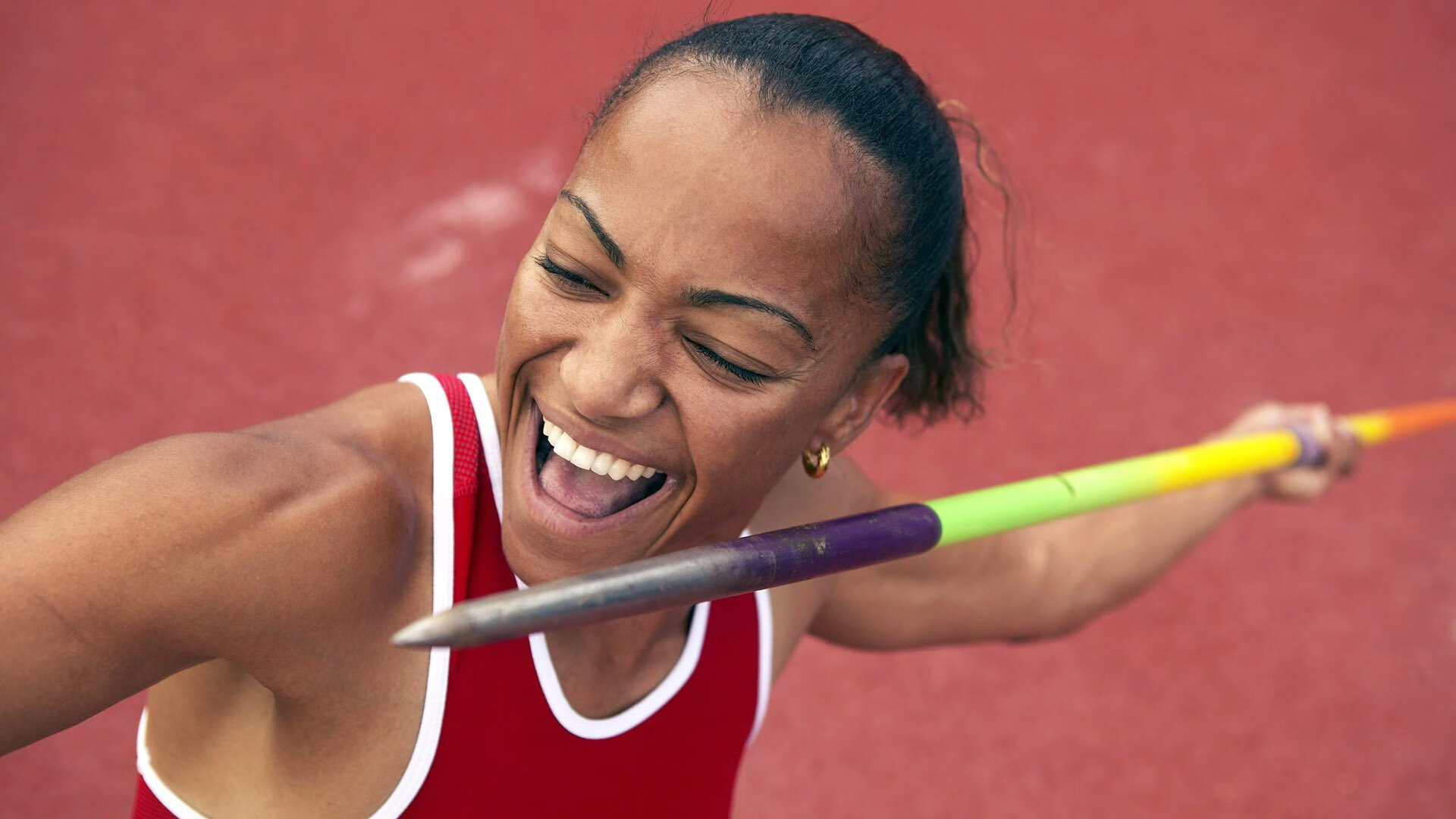 跨越疆界的绝杀时刻，当新疆篮球遇上西班牙足球的库里时刻